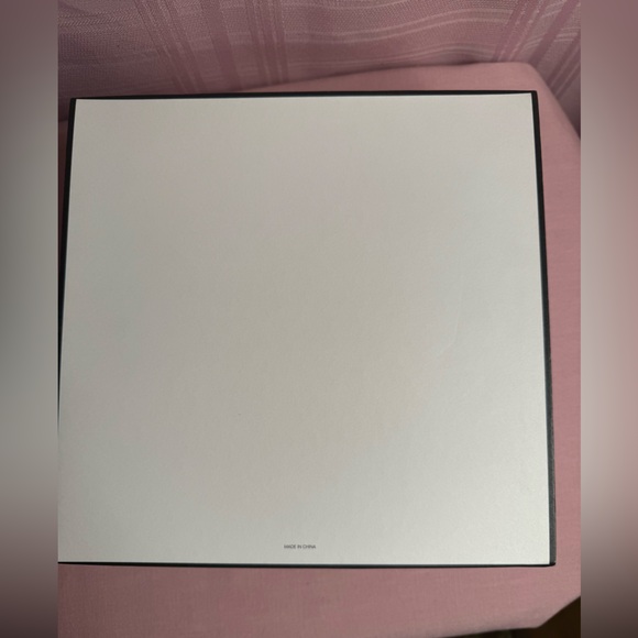 Chanel BUNDLE - Box, Mirror and Samples - Picture 9 of 10